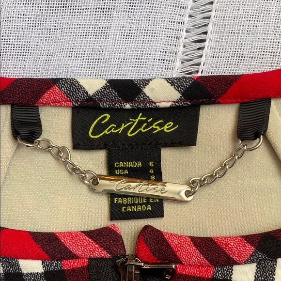 Cartise Red and Black Tartan Cropped Jacket with Zipper - Picture 3 of 10